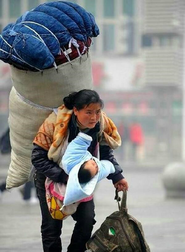 全球最感动人心的母子照片,哪一张让你想到自己的母亲