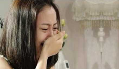 丈夫去世后,5岁儿子总是躲在门后不去上学,俺拉开门泣不成声