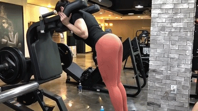 大号健身女神独爱大粗腿,每天深蹲200次,身材曲线媲美