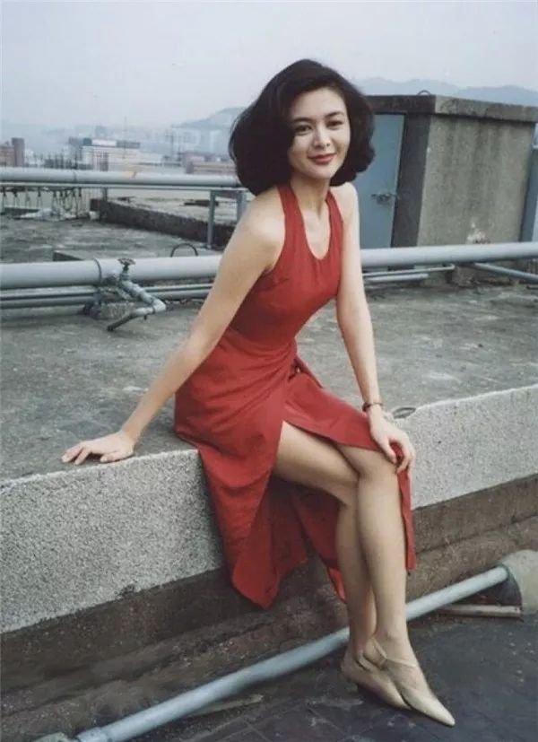 现在所流行的穿搭,其实都是在90年代的港星学来的.不信你看
