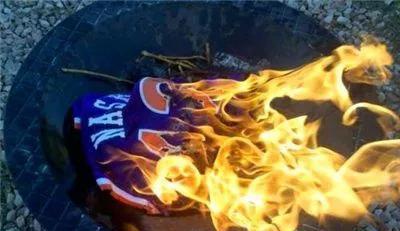 一言不合就开"烧 盘点nba中球衣被毁的那些巨星