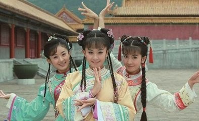 同样是娱乐圈知名女星，成龙示爱章子怡却打脸赵薇？