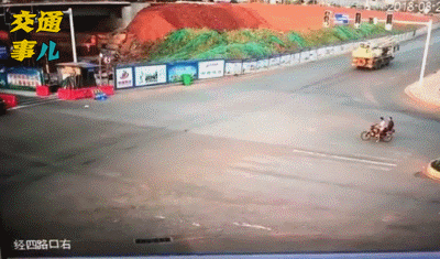 一组动图警示你:开车上路莫匆匆 再急不要闯红灯