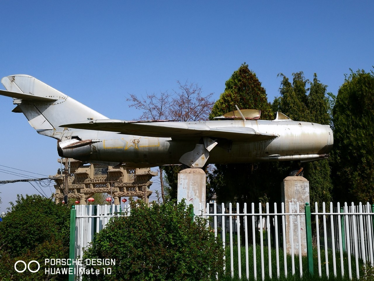 走进兰山森林公园，仿佛走进军事博物馆。当然有了新一代智跑