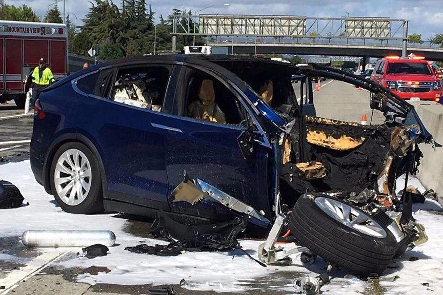 Model X致死事件！究竟是特斯拉和死者谁的责任？！