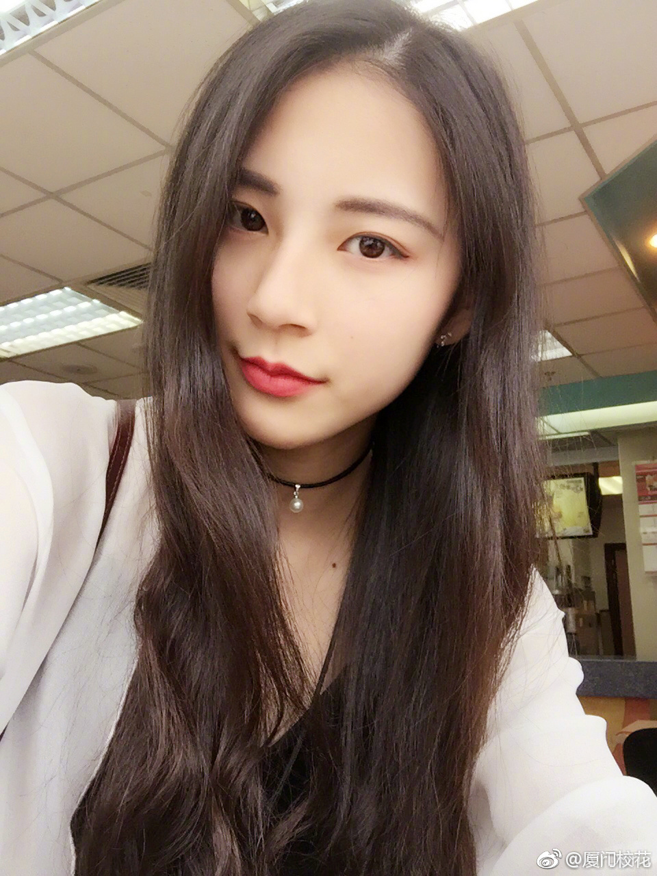 她叫曾翌宏 就读于泉州医学高等专科学校,你觉