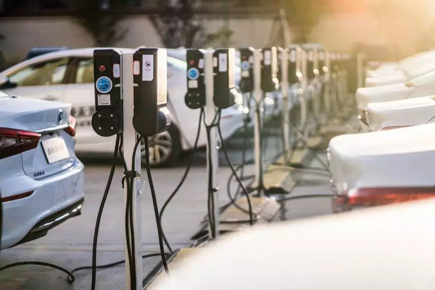 在3625m的穹顶之下,开着长安逸动EV460畅游香格里拉