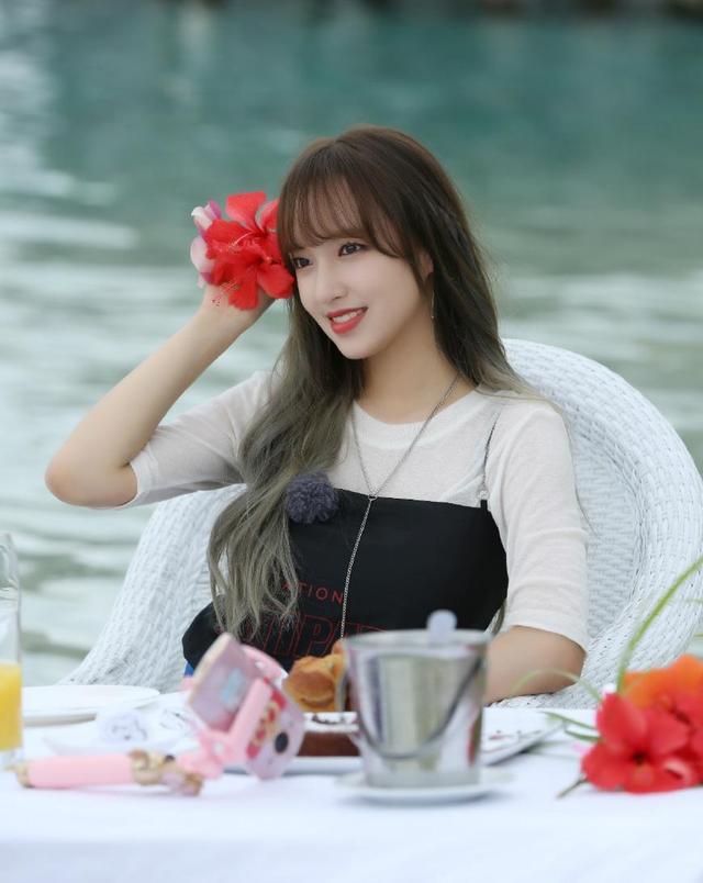 周子瑜的颜值被神化:在南韩被吹捧上天,在中国