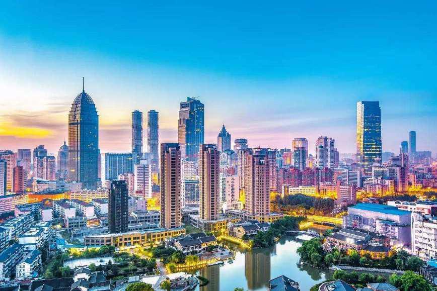 70年曾遭日军洗劫,如今GDP破万亿,远超名古屋