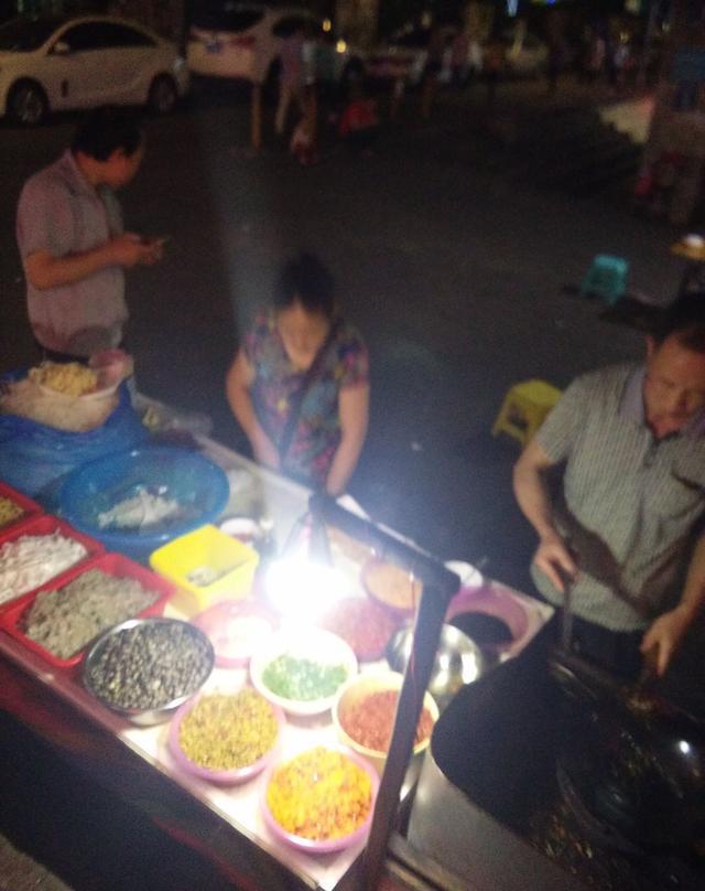 深圳夜市夫妇,卖炒米粉年入50万