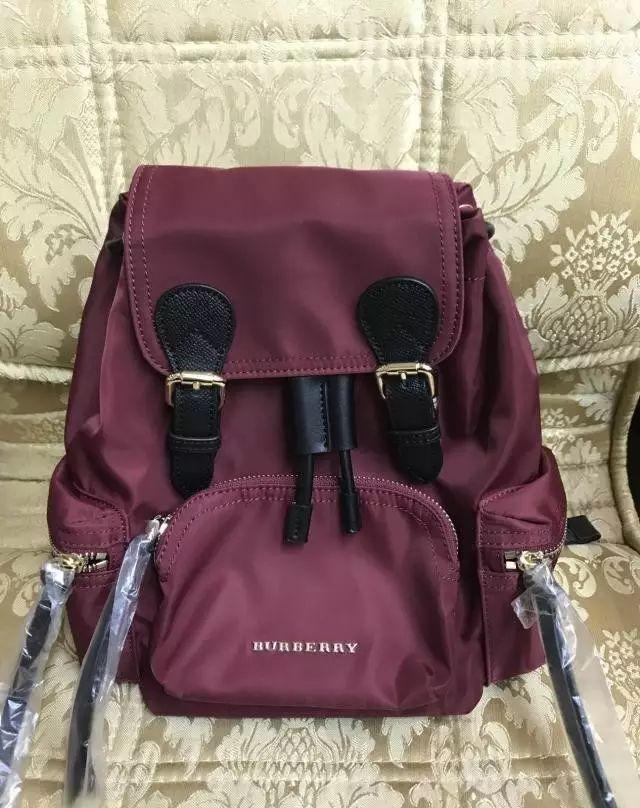 Burberry双肩包假货已泛滥,从这5点入手,在家也