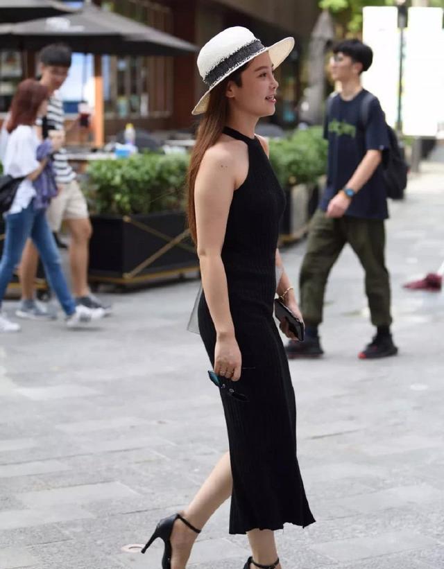 文雅端庄的黑色连衣裙，更让你增添出几分名媛气质