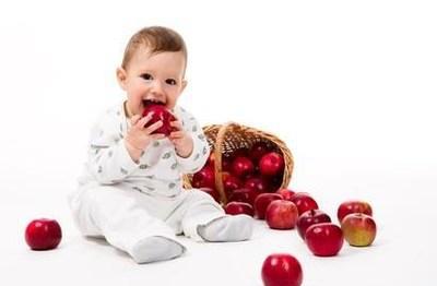 宝宝水果辅食竟然是先吃果泥再喝果汁!很多妈