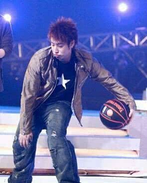 打篮球最厉害的十位明星,吴亦凡第8,刘帅良第