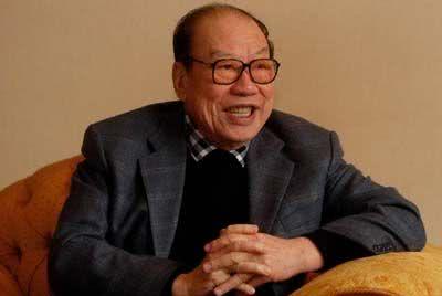 7岁去海外谋生,白手起家成巨富,现为中国带回