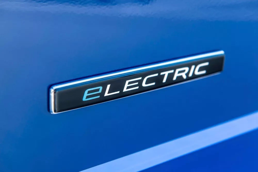奔驰商用车电气化战略先于乘用车落地，首款商用VAN将在9月上市