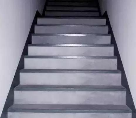 如何手算楼梯间踢脚面积