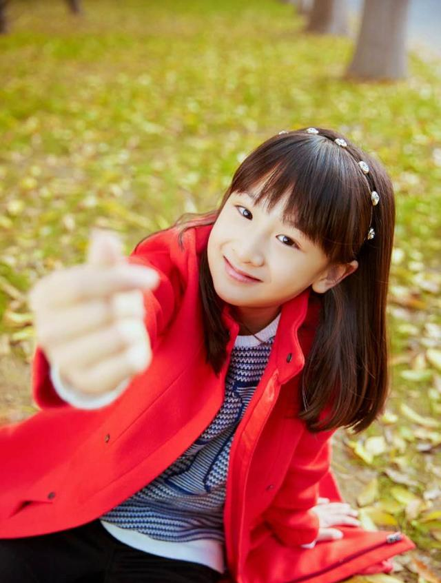 田亮晒女儿美照，久违的Cindy长出大长腿，越来越美