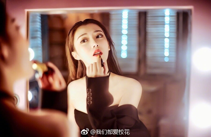 女神都是自带光环