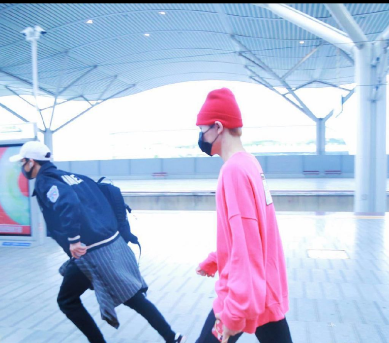 乐华七子冲刺高铁站 机场迷路被点名是让各交