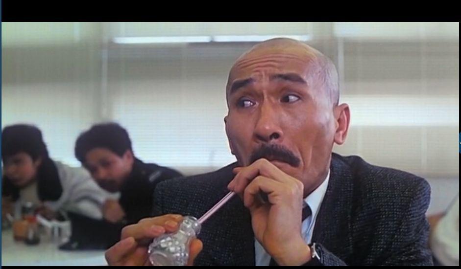 还记得《最佳拍档》麦嘉的儿子小光头吗? 如今沦为街头摆摊