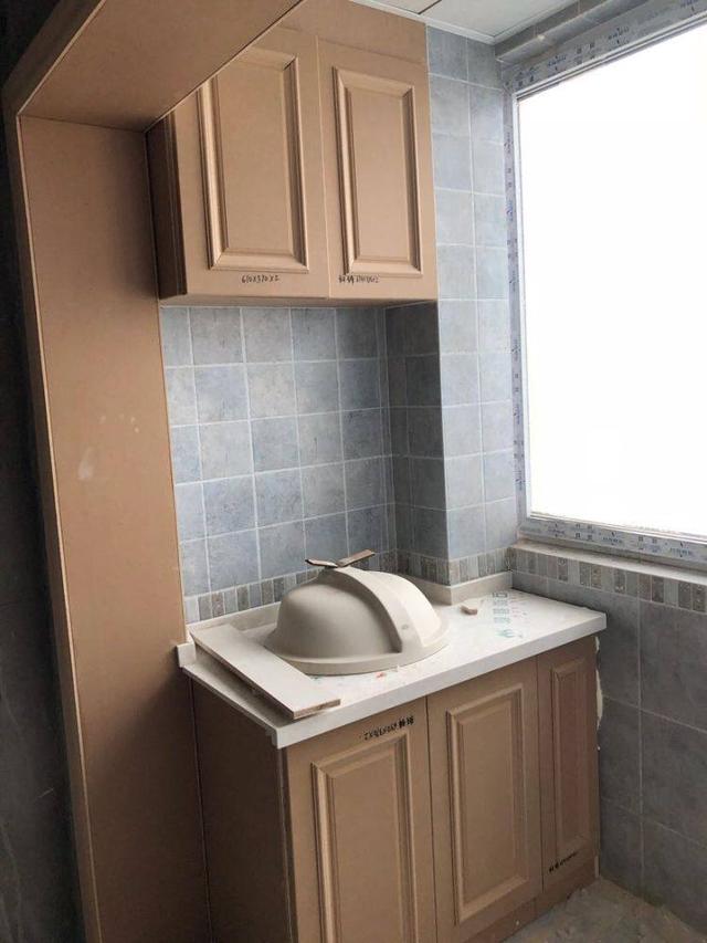 找木工师傅全屋打实木柜子,还没喷漆就花了6万