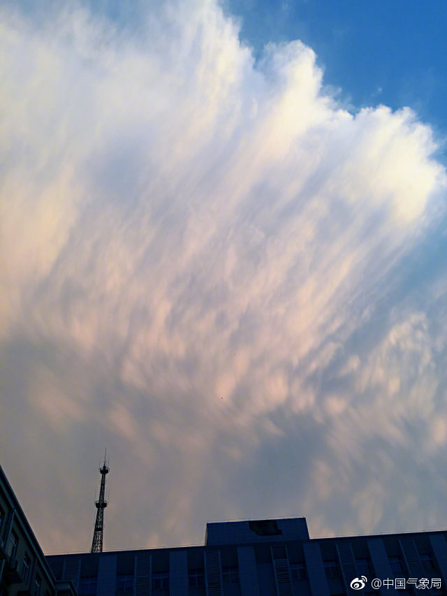 6月28日傍晚,大暴雨袭城后终于雨过天晴的安徽