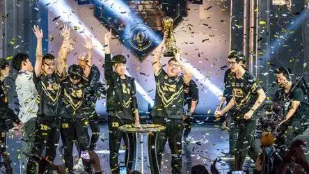 冠军座驾，最强王者！保时捷911上演“绝唱”？