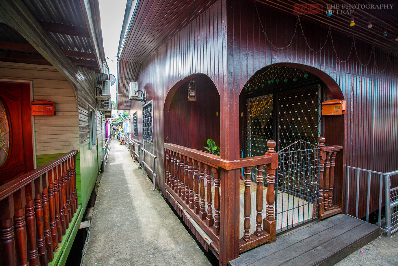 马来西亚这座城市人口40万,华人有30万,他们住