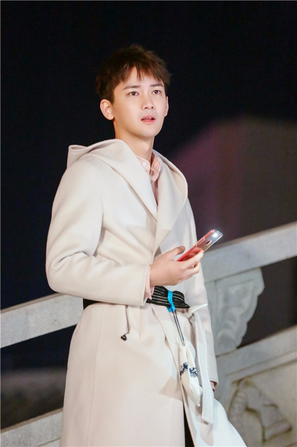 《二十四小时》白敬亭高智商推理 与胡一天精