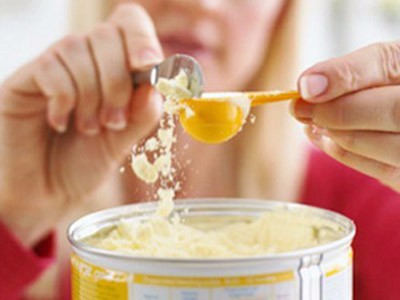 新手爸妈们，你们知道正确冲调配方奶粉的步骤和方法吗?