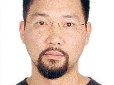 吴倩莲全家照，素颜憔悴头发花白，神秘老公长相粗犷，儿子可爱