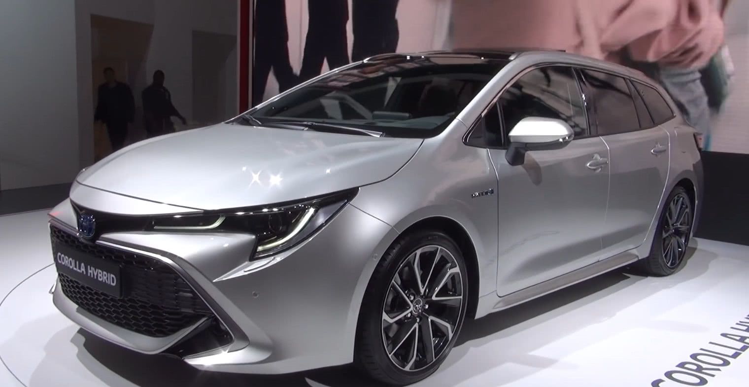 它是卡罗拉旅行版车型,2019款长这样,运动气息