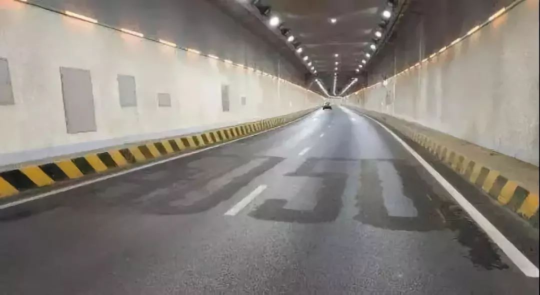 这个省拆除限速标志,关闭高速抓拍,网友拍手称赞!