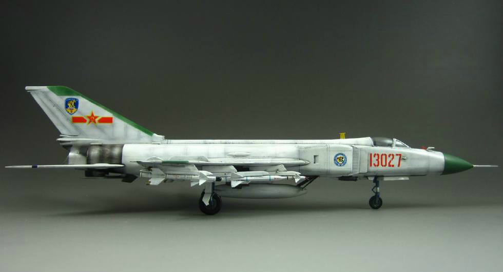 曾经中国最强的战斗机,歼8,战机发射霹雳8导弹