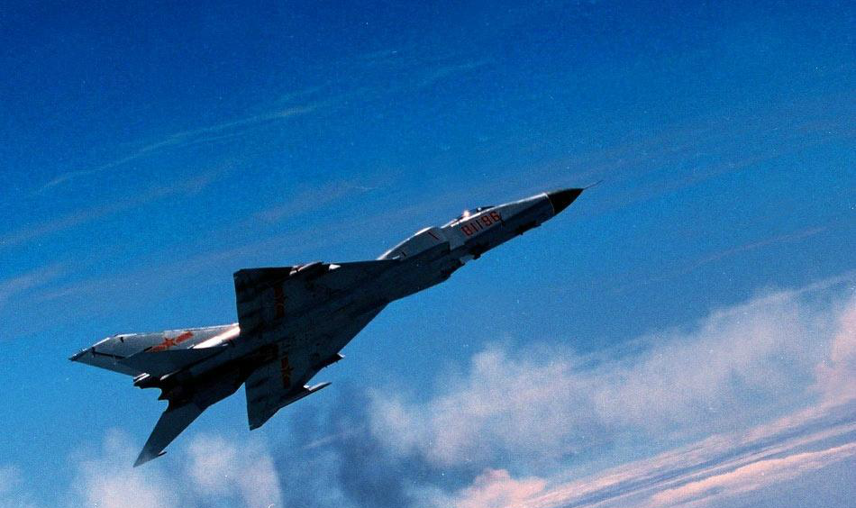 曾经中国最强的战斗机,歼8,战机发射霹雳8导弹