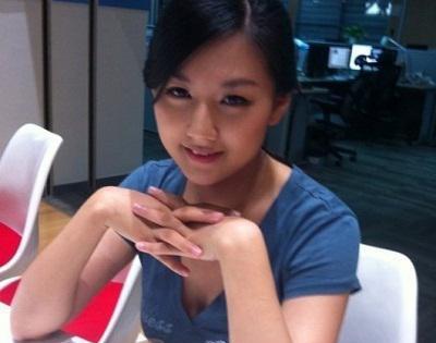 LOL小苍要下海了? 居然发这样的图! 网友: 很岛国