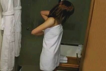新婚半夜睡醒,发现小叔子睡在我旁边,老公却淡定自若跟我说没事