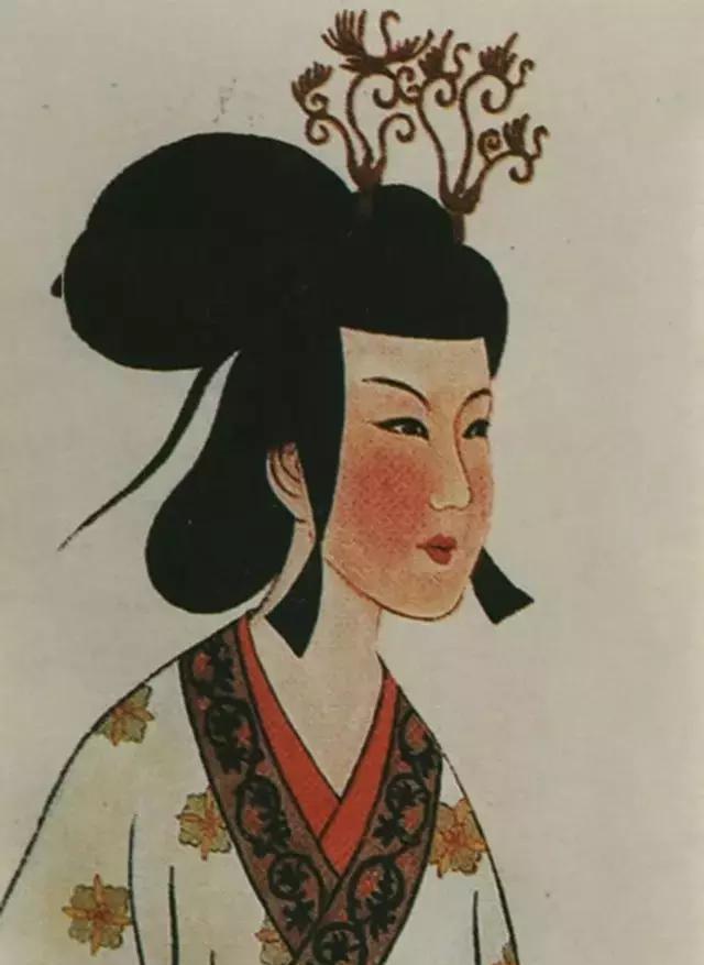 妆容繁复的唐代仕女泥俑 唐朝诗人元稹有一首诗《恨妆成》,大致将图片