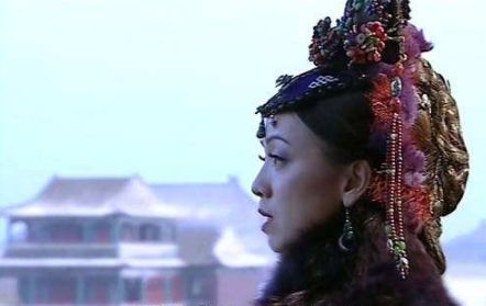 她是嘉庆的宠妃，性情温婉，生育皇子且守寡长达40年
