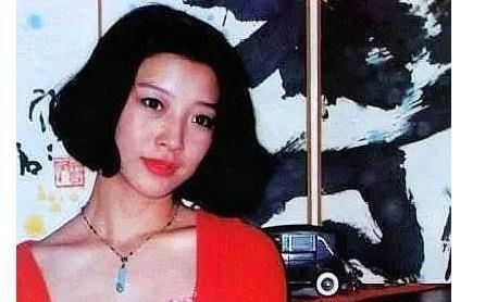 刚坐正女主角就吸毒惨死,28岁芳华已逝,是追求