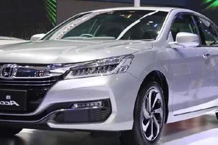 4款深受关注的中型车，帕萨特上榜，你会为哪款车买单？