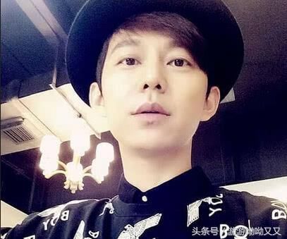 何炅节目直播中拉孟美岐的手?微博及时澄清,凌