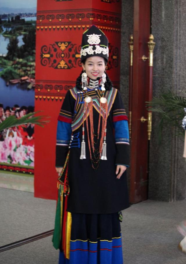 实拍来自四川大凉山的彝族美女（图）