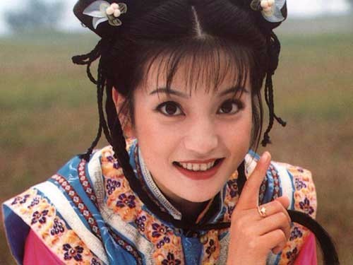 同样是娱乐圈知名女星，成龙示爱章子怡却打脸赵薇？