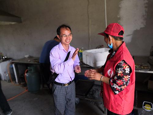 江西赣州谢文淦义工团走进商丘虞城郭土楼村感