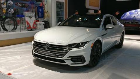 大众放大招，CC继任者亮相纽约车展，颜值爆表开始圈粉