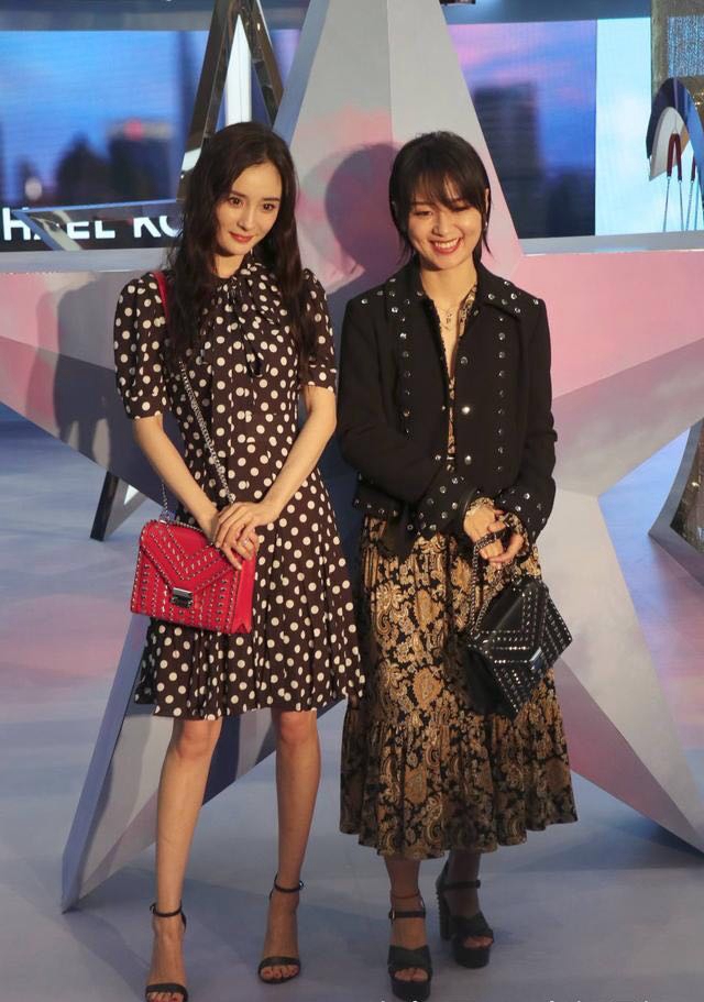 厉害了周笔畅,剪了刘海穿上裙装,竟比杨幂还有女人味儿?