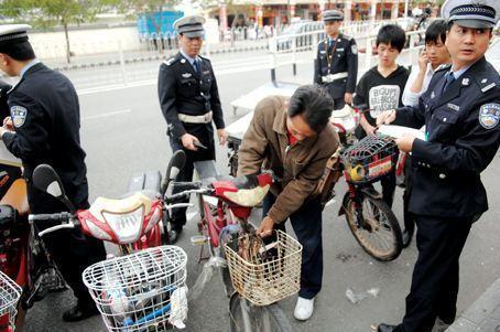 电动车的替代品终于出现了！不限行不罚款，8块钱能跑100公里