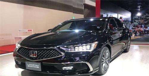 挂着本田车标的百万豪车，本田辉腾怕开到街上会被误认为大号雅阁